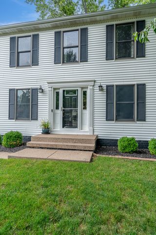 4100 Aspen Hills Drive, Bettendorf, IA 52722