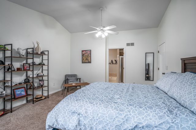 4100 Aspen Hills Drive, Bettendorf, IA 52722