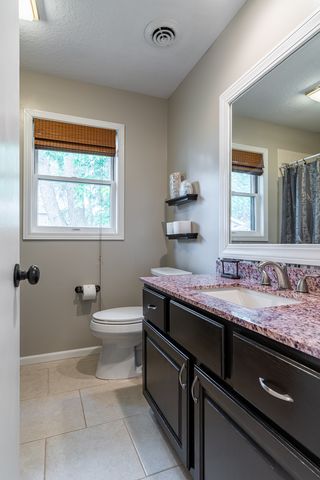 4100 Aspen Hills Drive, Bettendorf, IA 52722