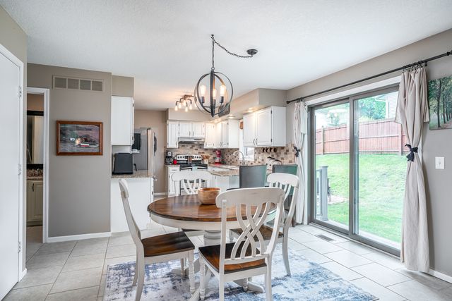 4100 Aspen Hills Drive, Bettendorf, IA 52722