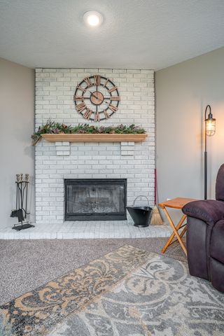 4100 Aspen Hills Drive, Bettendorf, IA 52722