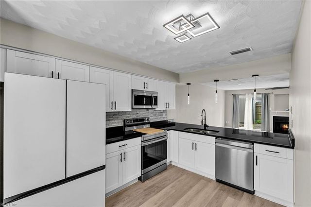 1423 Northface CT, Virginia Beach, VA 23462