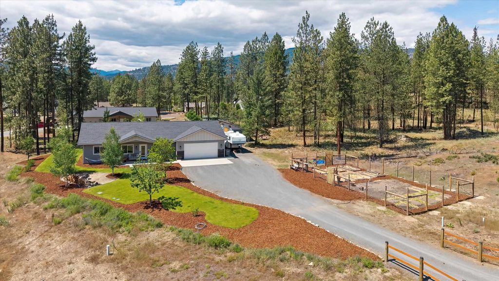 1286 Inez Way, Kettle Falls, WA 99141 photo 2