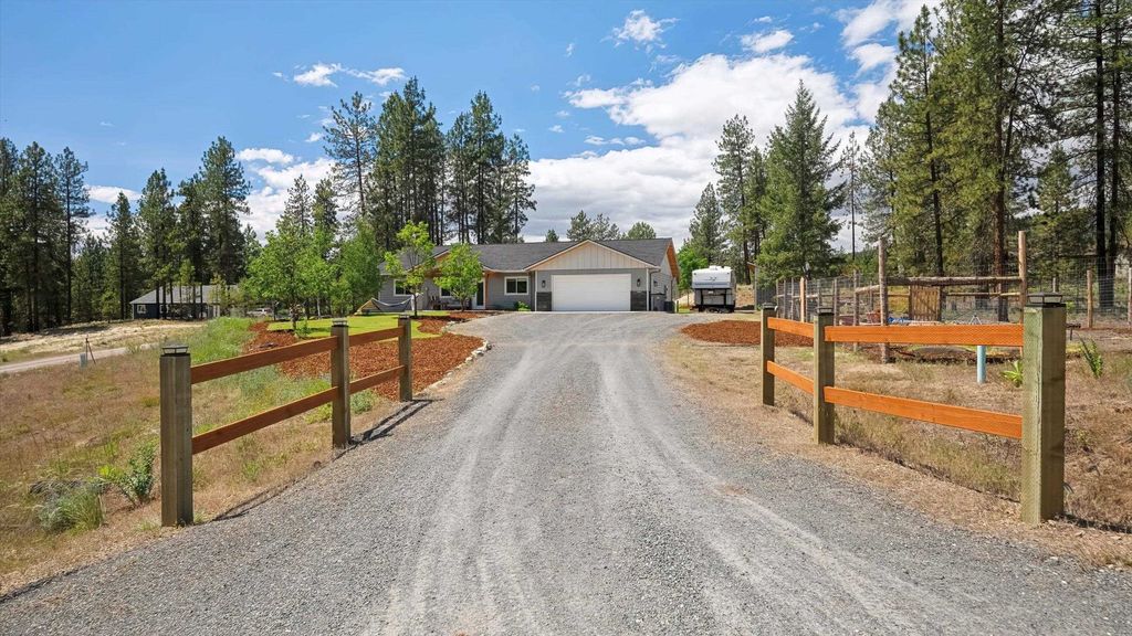 1286 Inez Way, Kettle Falls, WA 99141 photo 3