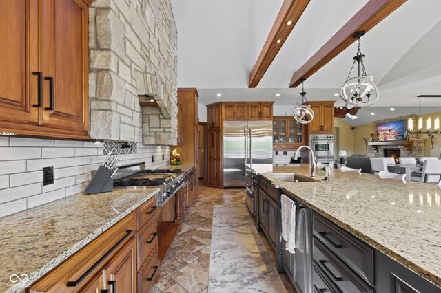 6719 E Cross Timbers Court, Martinsville, IN 46151