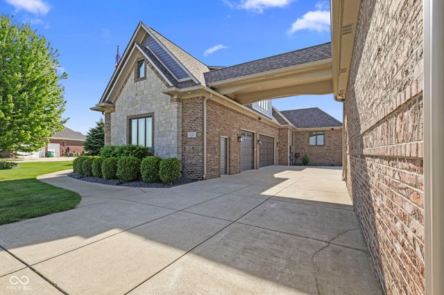 6719 E Cross Timbers Court, Martinsville, IN 46151