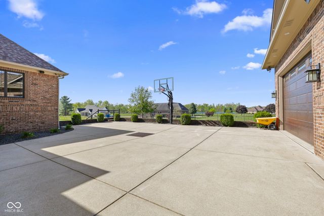6719 E Cross Timbers Court, Martinsville, IN 46151