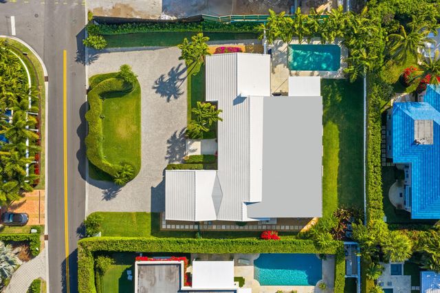 624 N Lake Way, Palm Beach, FL 33480