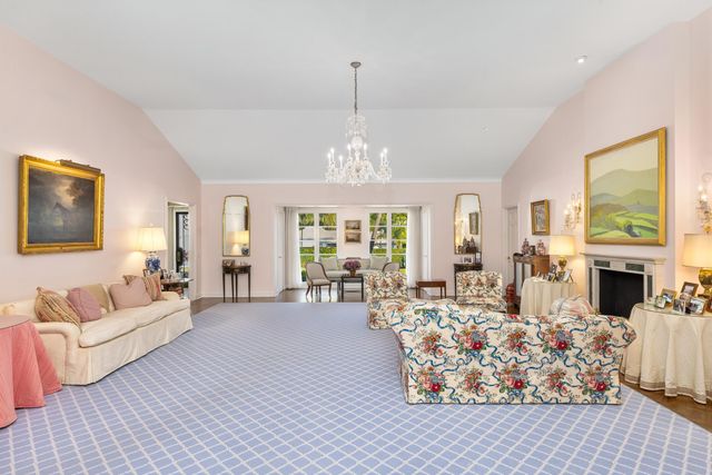 624 N Lake Way, Palm Beach, FL 33480