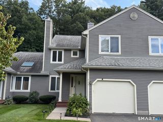 226 Castlewood Drive 226, Bloomfield, CT 06002