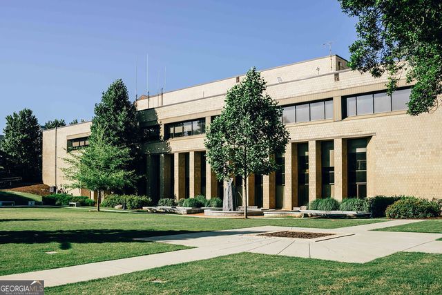 5524 Tullis Drive, Gainesville, GA 30507