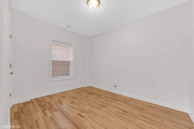 6711 S Paxton Avenue 1, Chicago, IL 60649