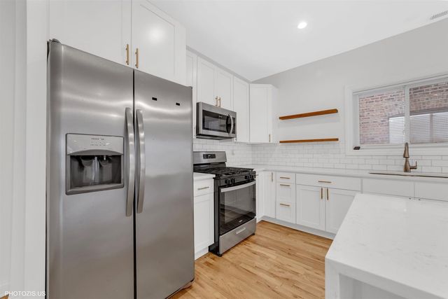 6711 S Paxton Avenue 1, Chicago, IL 60649