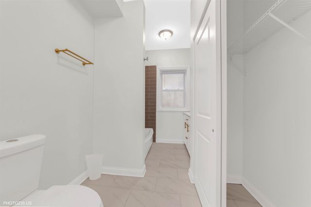 6711 S Paxton Avenue 1, Chicago, IL 60649