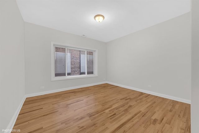 6711 S Paxton Avenue 1, Chicago, IL 60649