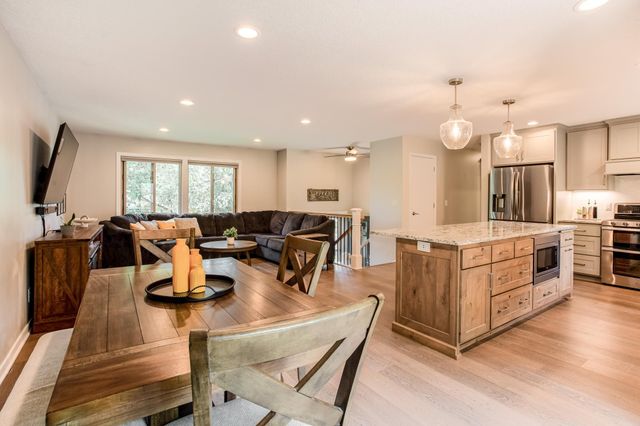 13863 62nd Avenue N, Maple Grove, MN 55311
