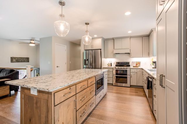 13863 62nd Avenue N, Maple Grove, MN 55311
