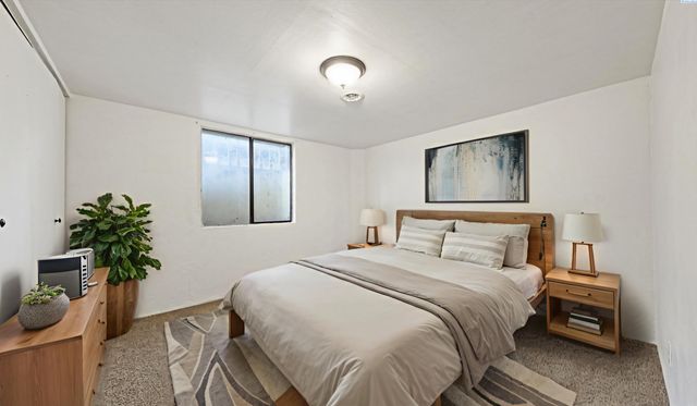 1613 S Fruitland, Kennewick, WA 99337