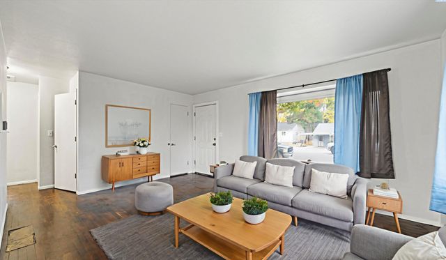 1613 S Fruitland, Kennewick, WA 99337