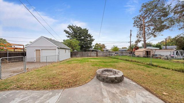 1613 S Fruitland, Kennewick, WA 99337