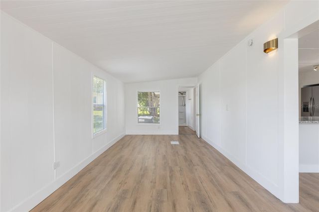 814 ROSEAPPLE AVENUE, Lady Lake, FL 32159