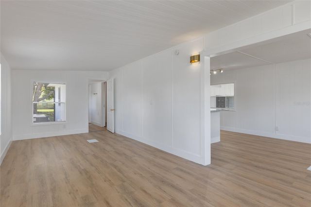 814 ROSEAPPLE AVENUE, Lady Lake, FL 32159