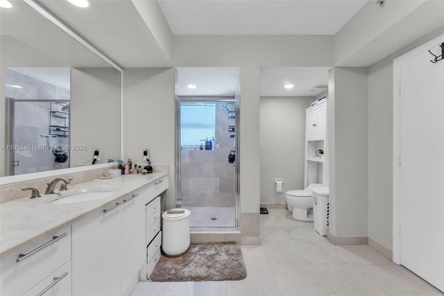 14951 Royal Oaks Lane 2201, North Miami, FL 33181
