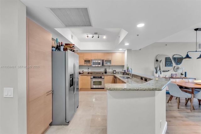 14951 Royal Oaks Lane 2201, North Miami, FL 33181