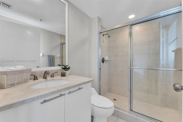 14951 Royal Oaks Lane 2201, North Miami, FL 33181
