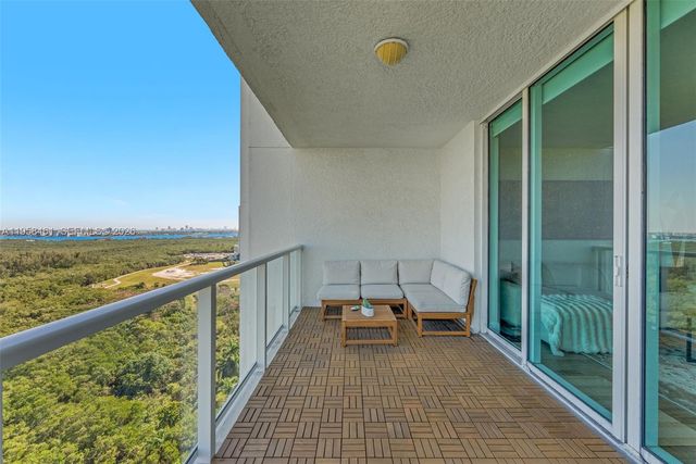 14951 Royal Oaks Lane 2201, North Miami, FL 33181