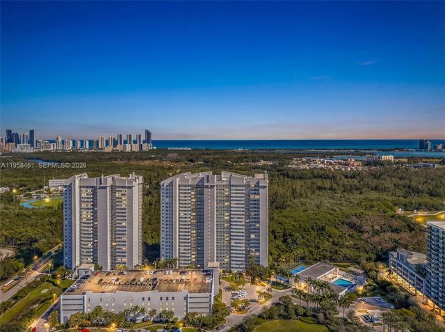 14951 Royal Oaks Lane 2201, North Miami, FL 33181