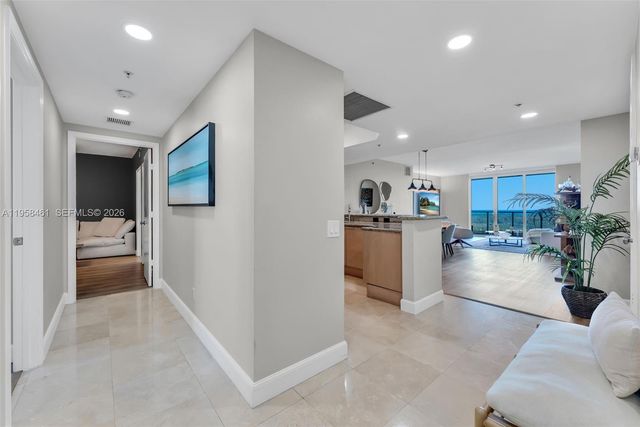 14951 Royal Oaks Lane 2201, North Miami, FL 33181