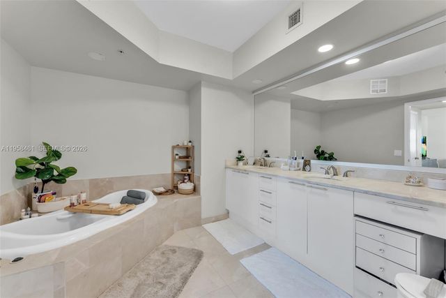 14951 Royal Oaks Lane 2201, North Miami, FL 33181