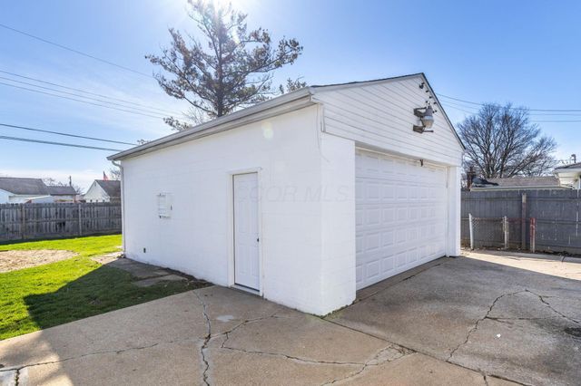 102 Redmond Road, Columbus, OH 43228