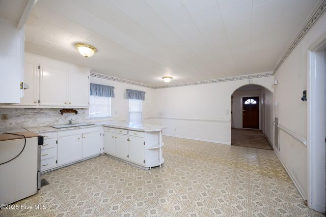 100 North Boulevard, Clinton, NC 28328