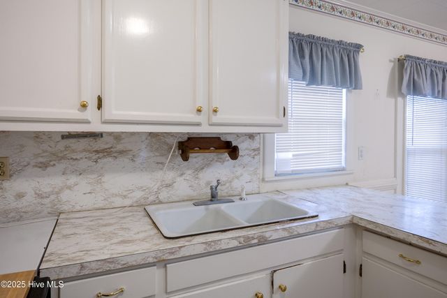 100 North Boulevard, Clinton, NC 28328