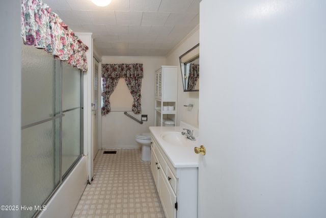 100 North Boulevard, Clinton, NC 28328