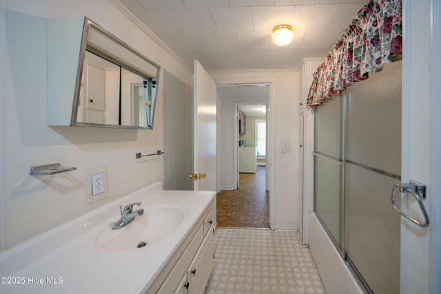 100 North Boulevard, Clinton, NC 28328