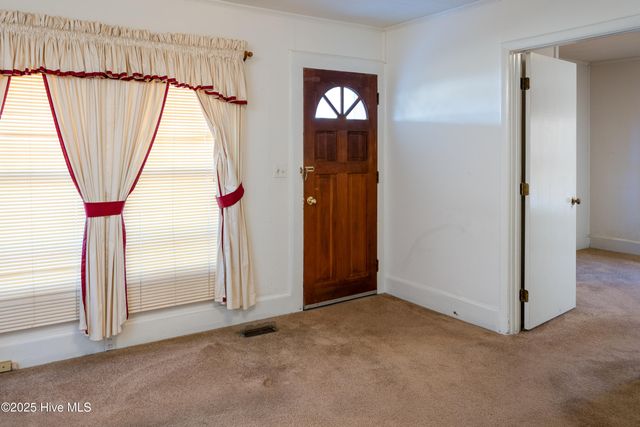 100 North Boulevard, Clinton, NC 28328