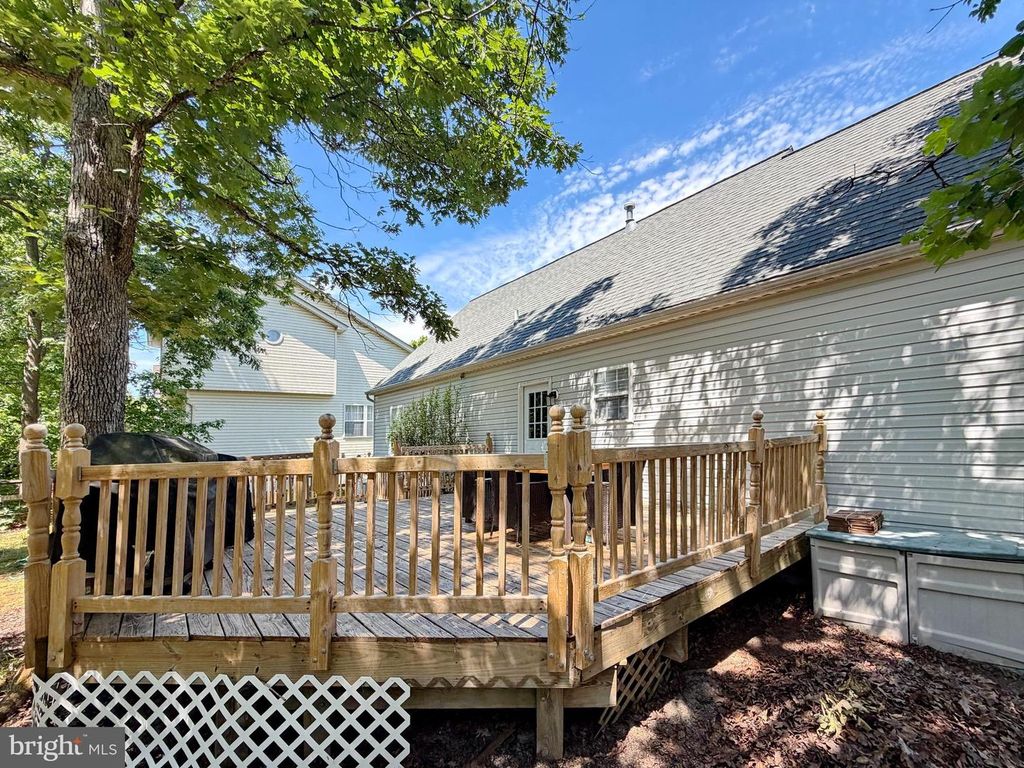 Image 11 of property listing at 5018 REDHORSE CT, Waldorf, MD 20603