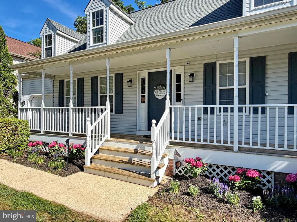 Image 14 of property listing at 5018 REDHORSE CT, Waldorf, MD 20603