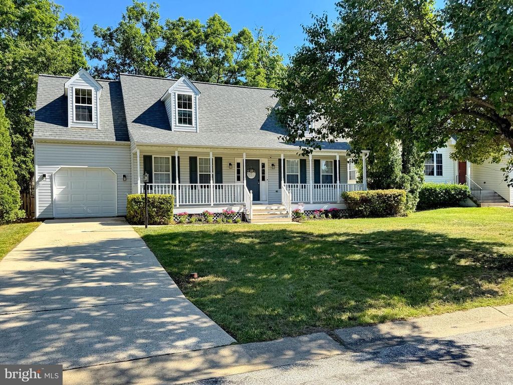 Image 2 of property listing at 5018 REDHORSE CT, Waldorf, MD 20603
