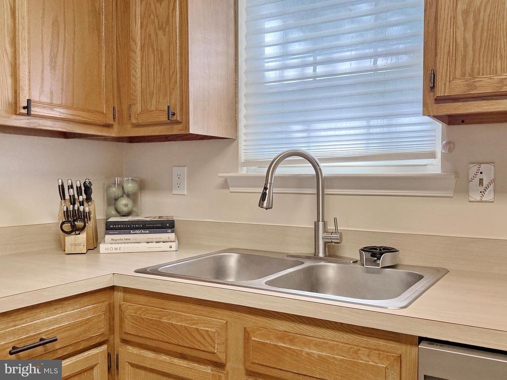 Image 33 of property listing at 5018 REDHORSE CT, Waldorf, MD 20603