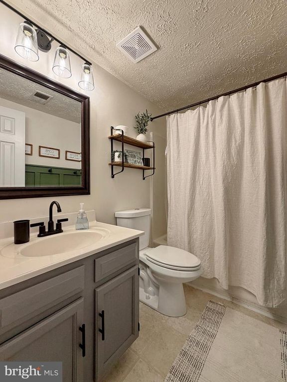Image 39 of property listing at 5018 REDHORSE CT, Waldorf, MD 20603
