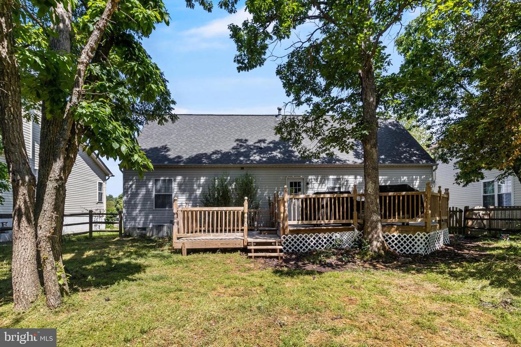 Image 5 of property listing at 5018 REDHORSE CT, Waldorf, MD 20603