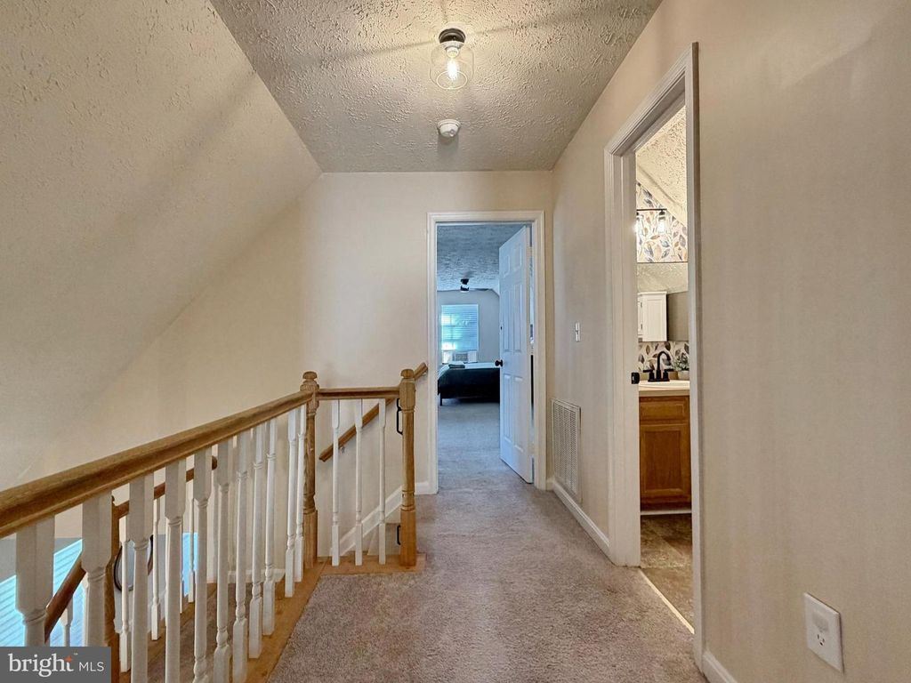 Image 61 of property listing at 5018 REDHORSE CT, Waldorf, MD 20603