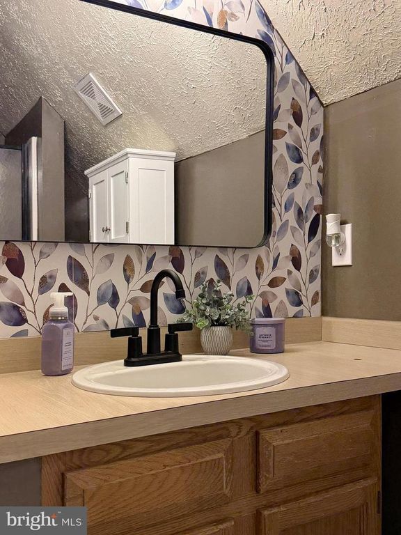 Image 65 of property listing at 5018 REDHORSE CT, Waldorf, MD 20603