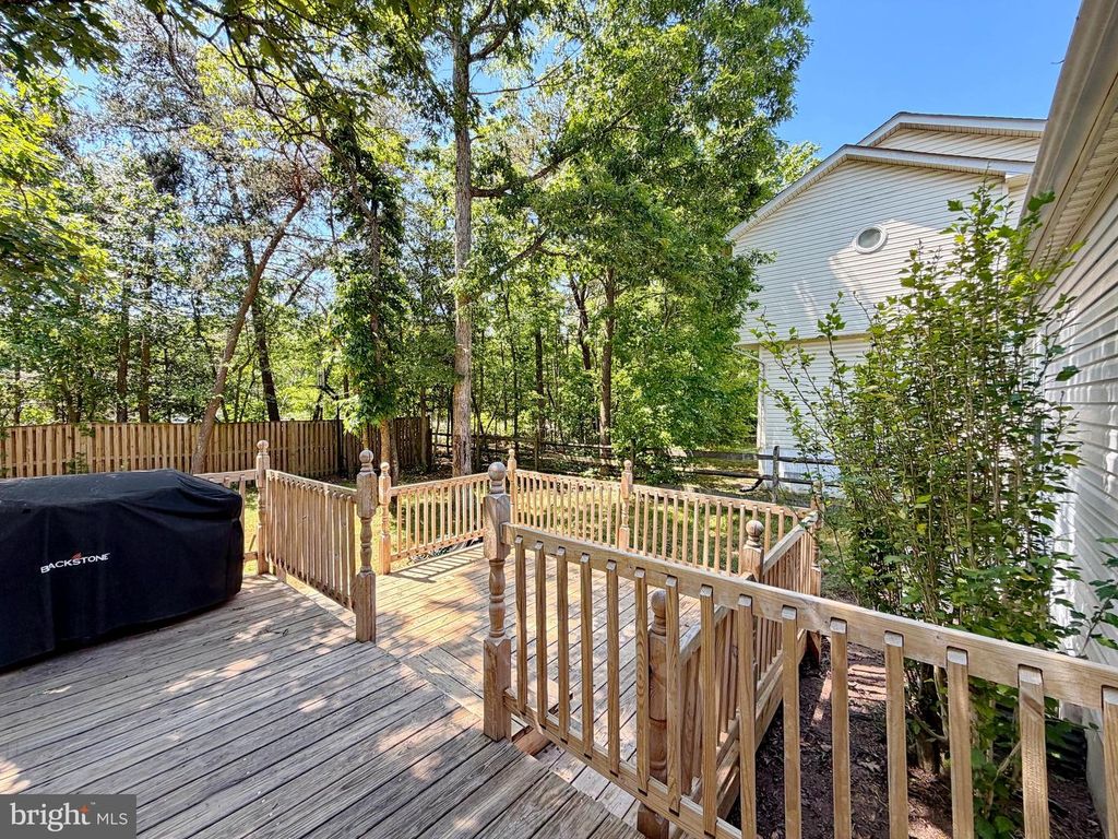 Image 7 of property listing at 5018 REDHORSE CT, Waldorf, MD 20603