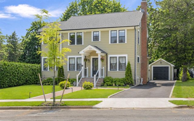 619 Bailey Avenue, Greenport, NY 11944