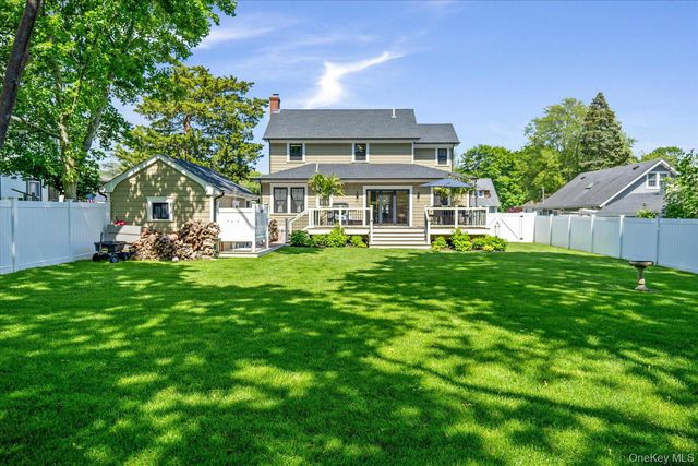 619 Bailey Avenue, Greenport, NY 11944